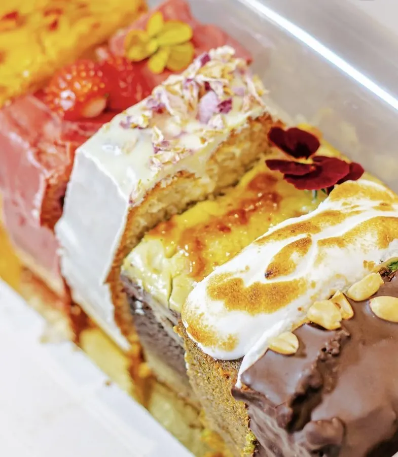 Cakes entiers emballés pour commande